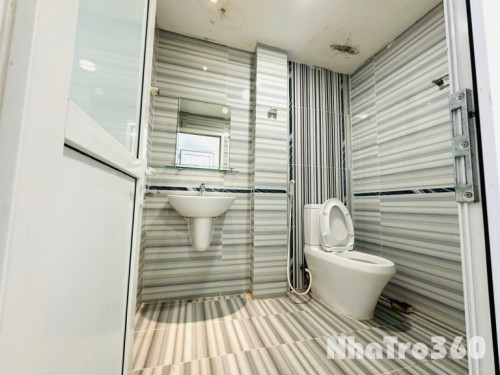 Cho thuê căn hộ ban công quận 1 gần chợ Bến Thành