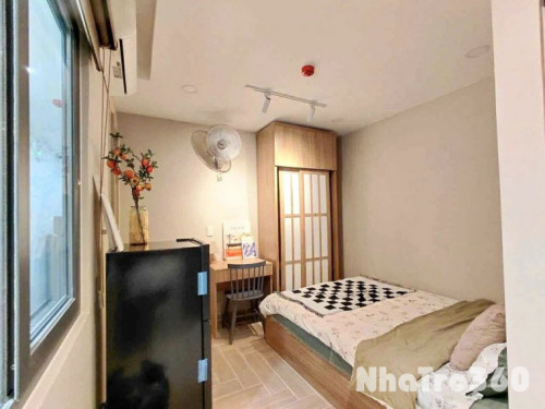 Căn hộ cửa sổ Quận 1, máy giặt riêng, gần Bùi Viện