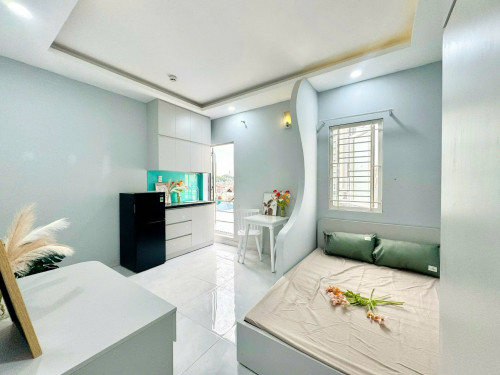 Cho thuê căn hộ ban công, Q1, đường Nguyễn Văn Cừ, gần Công Viên 23/9, cầu Nguyễn Văn Cừ, ĐH Sài Gòn