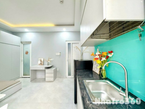 Cho thuê căn hộ ban công, Q1, đường Nguyễn Văn Cừ, gần Công Viên 23/9, cầu Nguyễn Văn Cừ, ĐH Sài Gòn