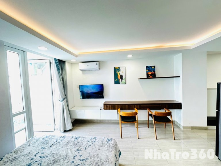 Cho thuê căn hộ ban công quận 1 gần chợ Bến Thành