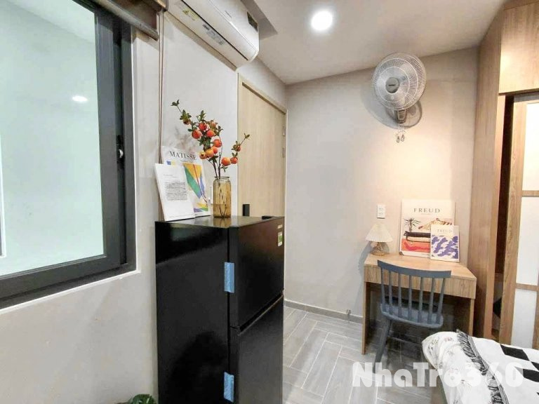 Căn hộ cửa sổ Quận 1, máy giặt riêng, gần Bùi Viện