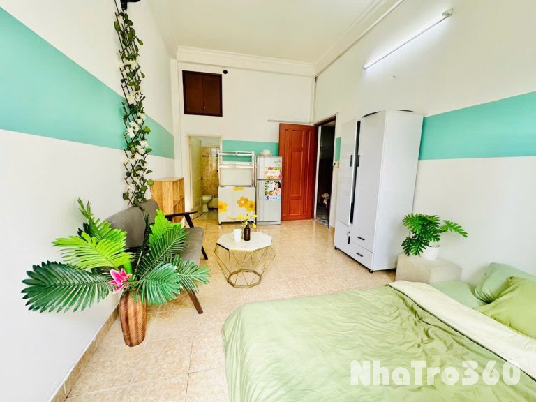 Cho thuê căn hộ ban công, Q4, Đường Đoàn Văn Bơ, gần ĐH Nguyễn Tất Thành, ĐH Luật, Chợ Xóm Chiếu