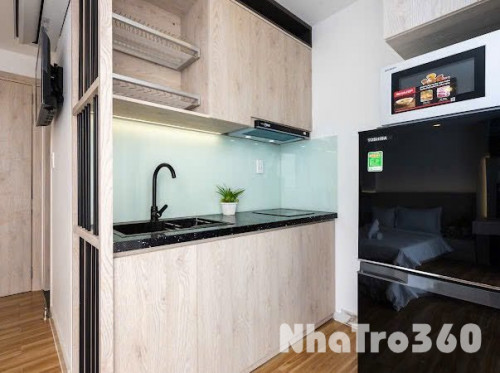 Phòng ban công 30m2 quận 10 có thang máy