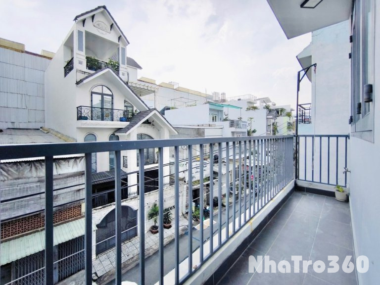 Full nội thất, ban công, thang máy, 1 phòng ngủ