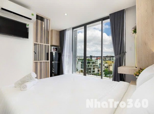 Phòng ban công 30m2 quận 10 có thang máy