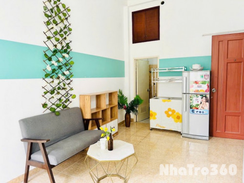 Cho thuê căn hộ ban công, Q4, Đường Đoàn Văn Bơ, gần ĐH Nguyễn Tất Thành, ĐH Luật, Chợ Xóm Chiếu