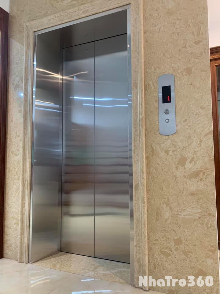 Tôi cho thuê Nhà đẹp, Thái Thịnh, thang máy; vỉa hè 107m2* 4T- 32 Tr