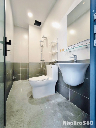 Full nội thất, ban công, thang máy, 1 phòng ngủ