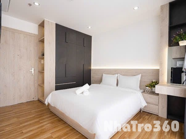 Phòng ban công 30m2 quận 10 có thang máy