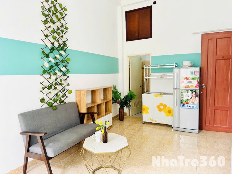 Cho thuê căn hộ ban công, Q4, Đường Đoàn Văn Bơ, gần ĐH Nguyễn Tất Thành, ĐH Luật, Chợ Xóm Chiếu