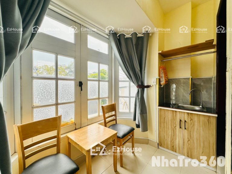 Phòng ban công, full nội thất, ra vào tự do