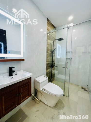 Full nội thất, ban công, tự do, giá rẻ