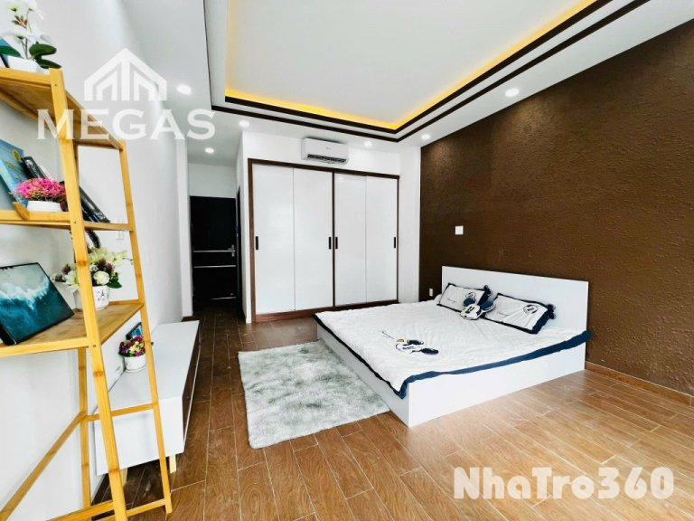 Full nội thất, ban công, tự do, giá rẻ