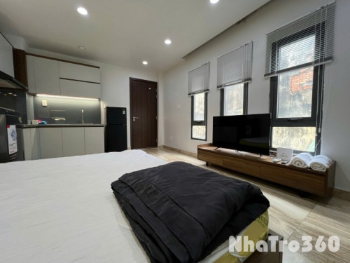 Võ Văn Kiệt Q1 - Studio cửa sổ thoáng full nội thất ngay trung tâm thành phố.        