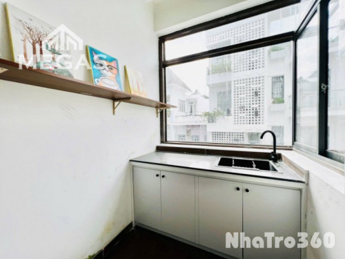 Full nội thất, ban công, tự do, giá rẻ