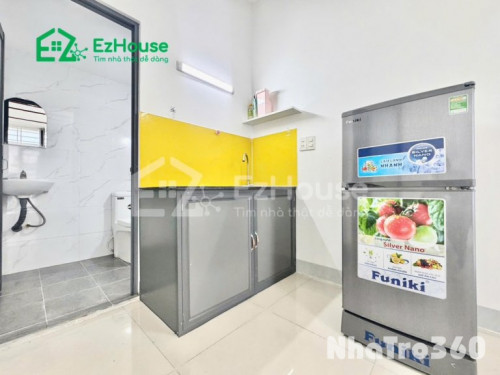 Phòng bancol, full nội thất,giờ giấc tự do, rộng