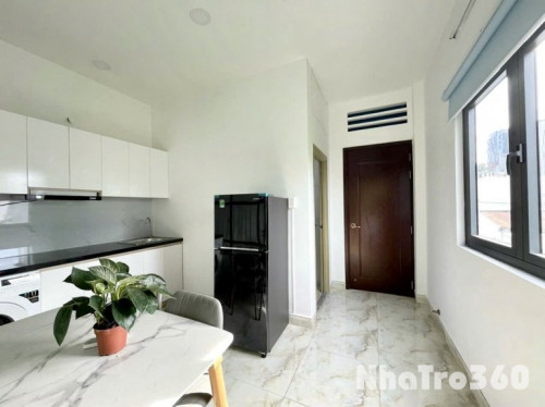 Cho thuê căn hộ ban công quận 1 full nội thất