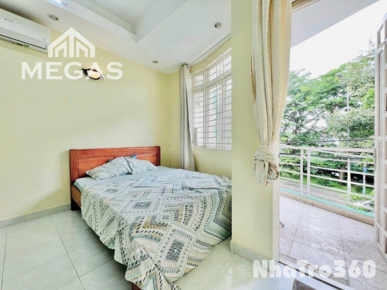 Full nội thất, ban công, tách bếp