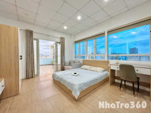 Cho thuê phòng ban công rộng 50m², gần Vạn Hạnh Mall, siêu thị Go, Đh Bách Khoa, Đh Huflit,...