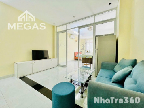 Full nội thất, ban công, tách bếp