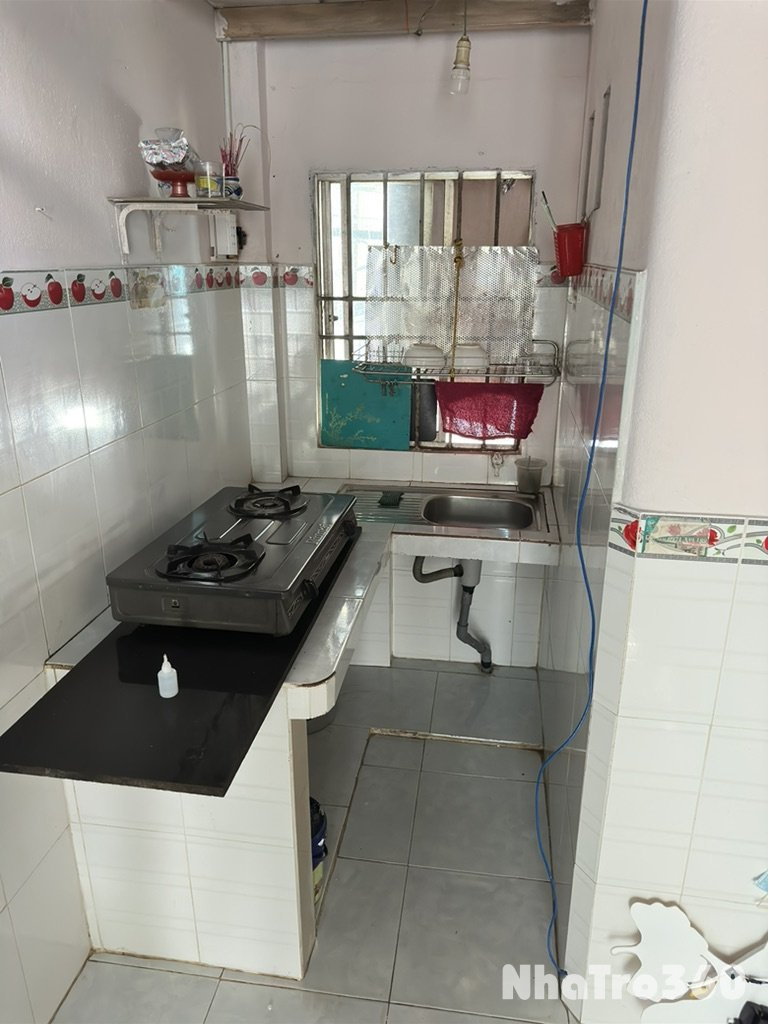 Cho thuê nhà hẻm ở trung tâm 12,5m, có gác suốt