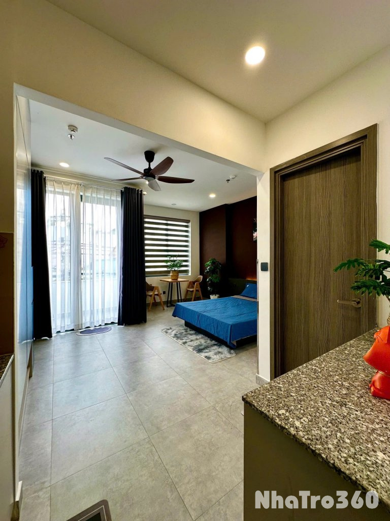 Cho thuê căn hộ Studio Ban công ĐẸP Q4 gần cầu Ông Lãnh, cầu Calmette, cầu Nguyễn Văn Cừ