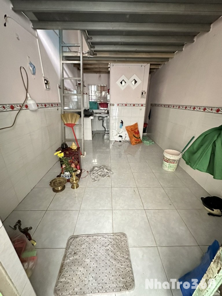 Cho thuê nhà hẻm ở trung tâm 12,5m, có gác suốt