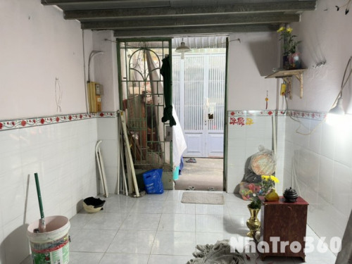 Cho thuê nhà hẻm ở trung tâm 12,5m, có gác suốt