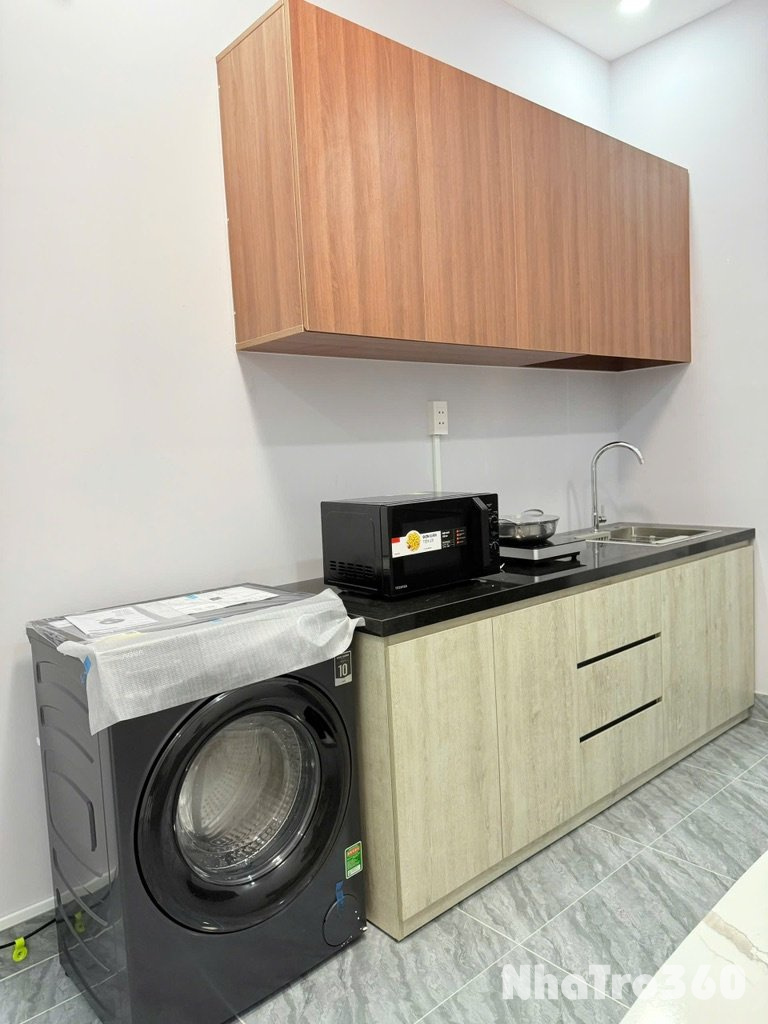 Căn hộ 1 phòng ngủ ban công 40m2 full nội thất q4