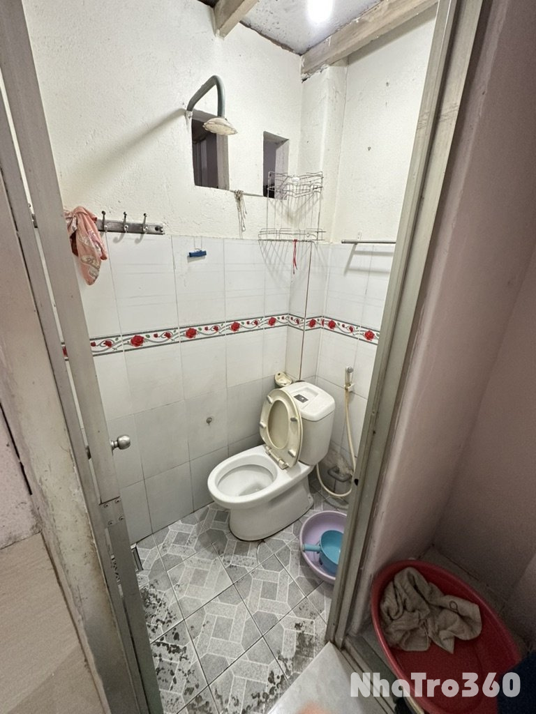 Cho thuê nhà hẻm ở trung tâm 12,5m, có gác suốt