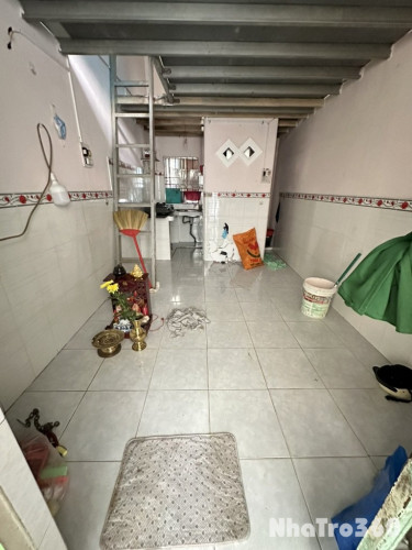 Cho thuê nhà hẻm ở trung tâm 12,5m, có gác suốt