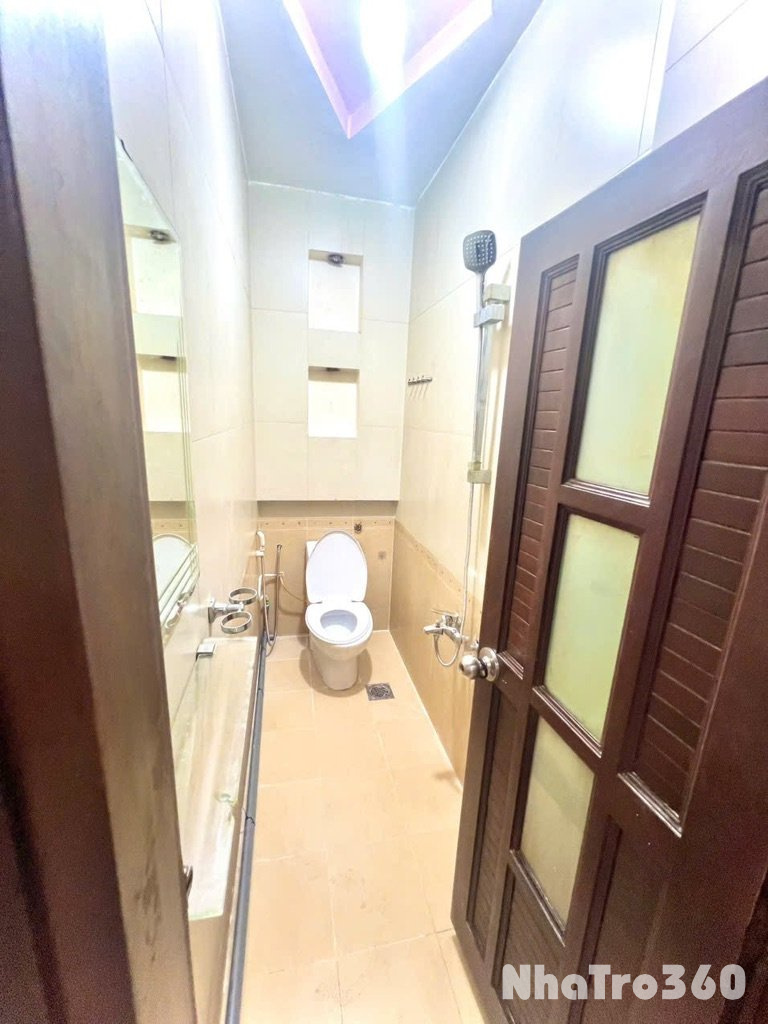 Cho thuê phòng cửa sổ trời full nội thất quận 8