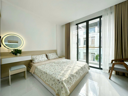 Cho thuê studio ban công xịn xò Q10, gần ĐH UEH, Vòng xoay Ngô Gia Tự, ĐH Y Dược,...