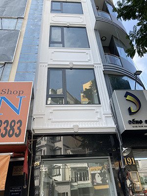 Nhà MT 4 lầu Q1 giá rẻ 33tr