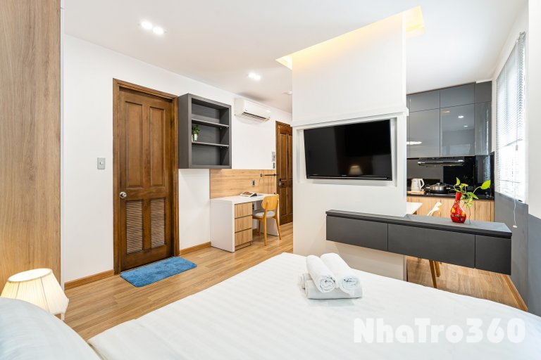 Cho thuê căn hộ ban công, Q1, Đường Nguyễn Bỉnh Khiêm, gần Cầu Thị Nghè, Thảo Cầm Viên, CV Lê Văn Tám