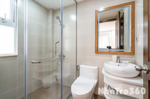 Cho thuê căn hộ ban công, Q1, Đường Nguyễn Bỉnh Khiêm, gần Cầu Thị Nghè, Thảo Cầm Viên, CV Lê Văn Tám