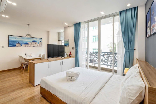 Cho thuê căn hộ ban công, Q1, Đường Nguyễn Bỉnh Khiêm, gần Cầu Thị Nghè, Thảo Cầm Viên, CV Lê Văn Tám