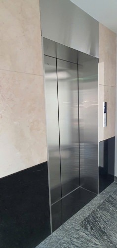 Cho thuê Nhà hàng, VP, KD, Lê Thanh Nghị, 102m2x 4T vỉa hè 30 Tr