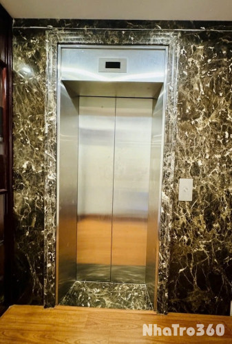 Cho thuê nhà mới, lô góc, Giảng Võ, thang máy, 121m2x 4T vỉa hè 50 Tr