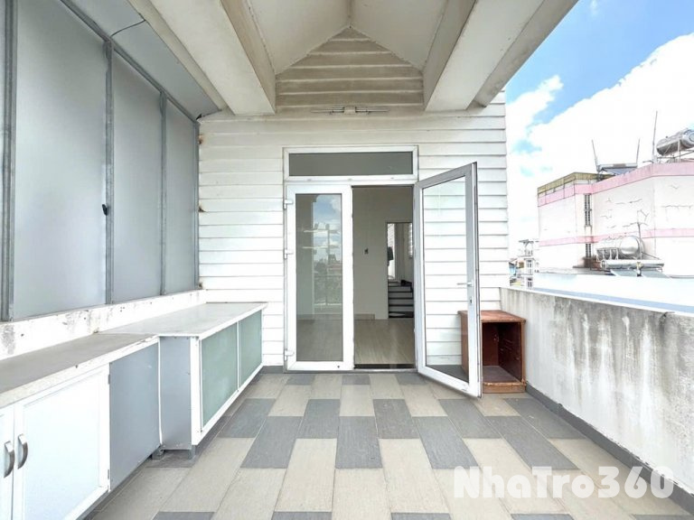 Cho thuê phòng Tôn Thất Thuyết Q4 có sân thượng