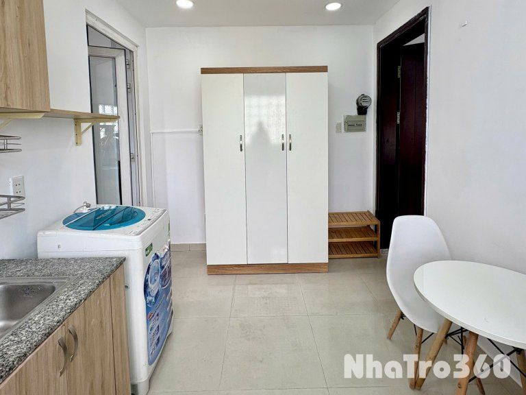 Trần Quang Khải Q1 - Chdv 1PN 1PK ban công siêu thoáng mát. 