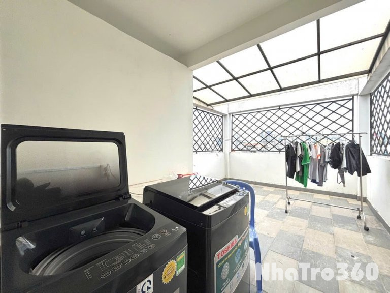 Cho thuê phòng Tôn Thất Thuyết Q4 có sân thượng