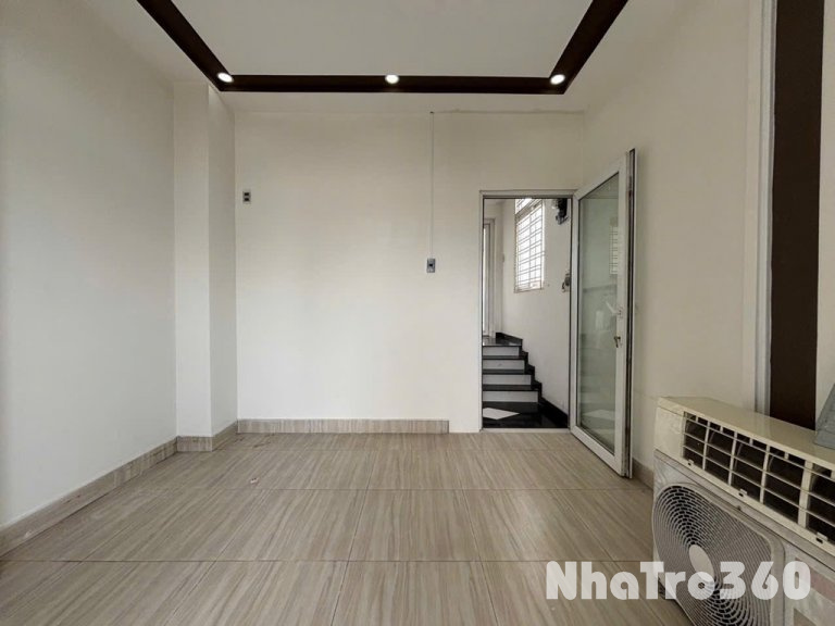 Cho thuê phòng Tôn Thất Thuyết Q4 có sân thượng