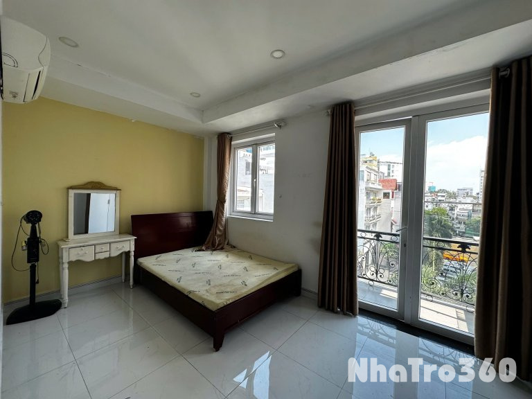 Cho thuê căn hộ ban công, Q1, Đường Nguyễn Trãi, gần Cầu Nguyễn Văn Cừ, Công Viên 23/9, ĐH Sài Gòn