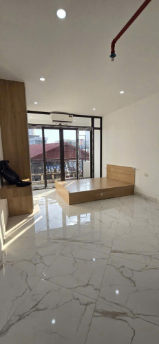 Cho Thuê Phòng đẹp Full đồ ban công Rẻ Giá 5tr6 Tại 82 Yên Lãng, Đống Đa