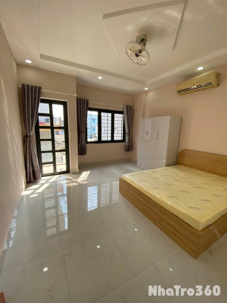 Cho thuê căn hộ 1PN, ban công, Q4, Đường Đoàn Văn Bơ, gần ĐH Nguyễn Tất Thành, ĐH Luật, Chợ Xóm Chiếu