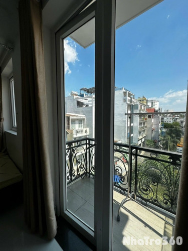 STUDIO BAN CÔNG QUẬN 1 FULL NỘI THẤT