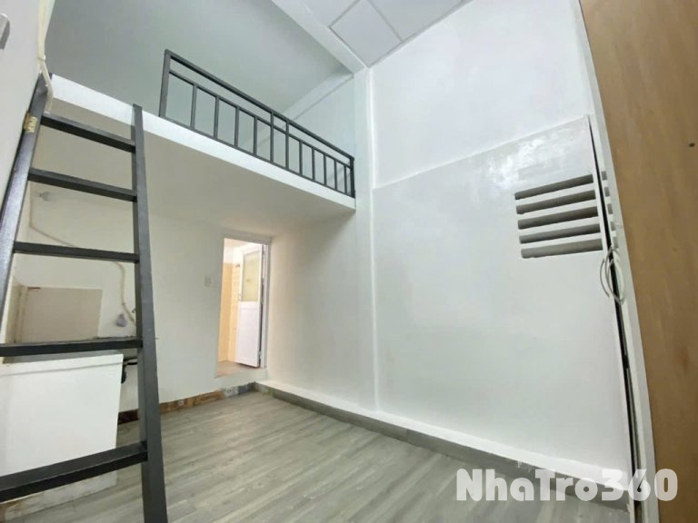 Còn trống sẵn 2 phòng ở lầu 1 và 2