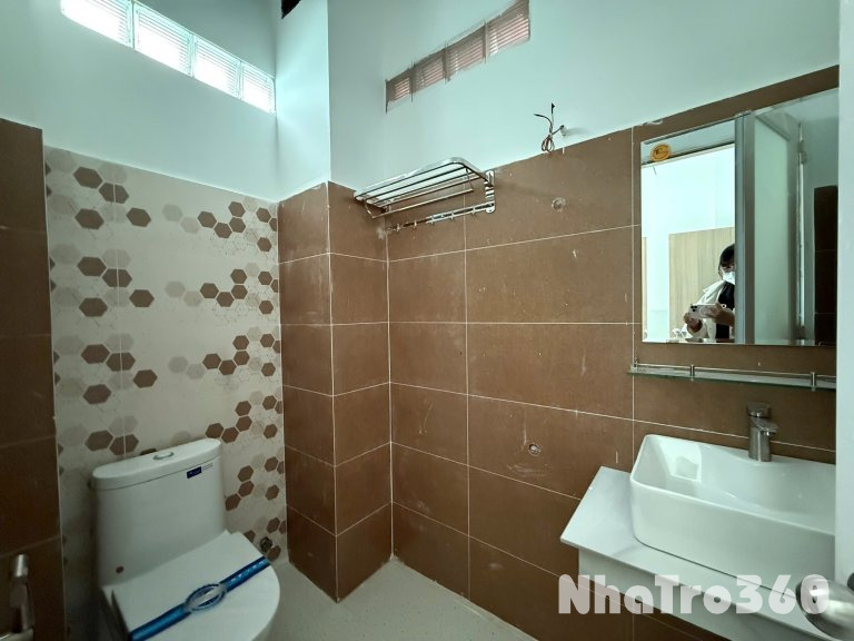 Cho thuê căn hộ 2PN cửa sổ MỚI Q8 gần cầu chữ Y, cầu Nguyễn Văn Cừ, Parc Mall, chợ Rạch Ông